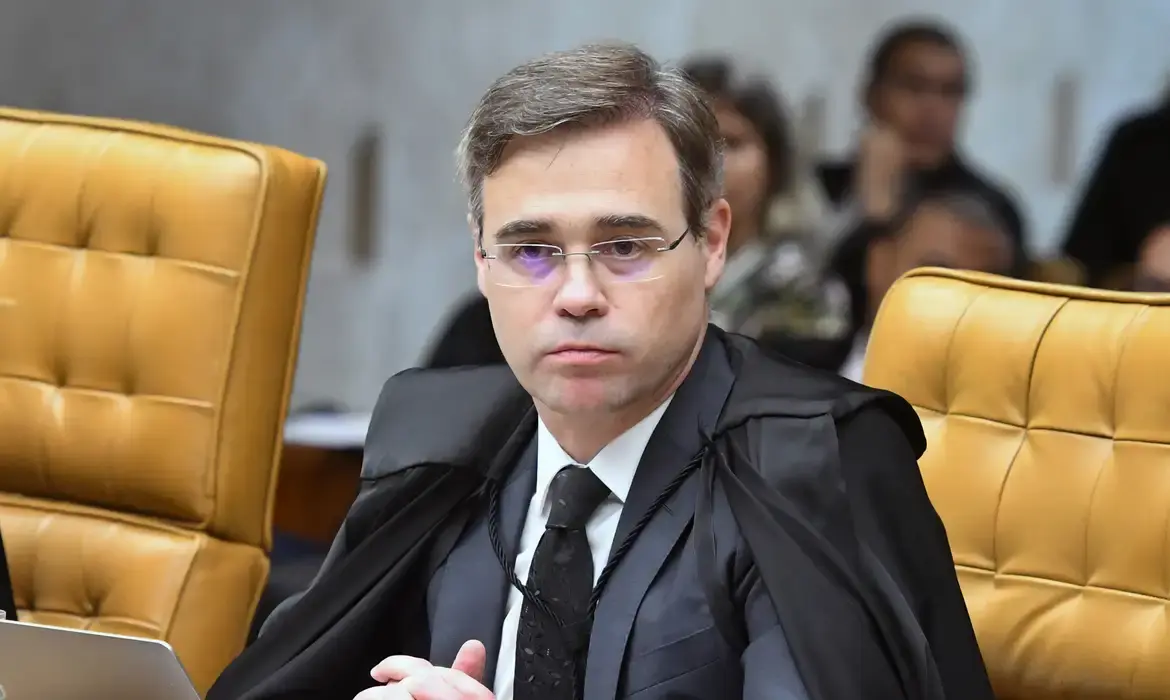 Mendonça acata recurso e ordena que Alcolumbre prorrogue CPMI do INSS