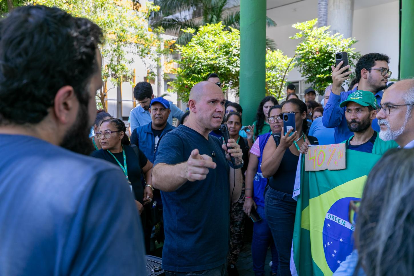 Prefeito dialoga com servidores, propõe prazo e transparência na revisão da insalubridade