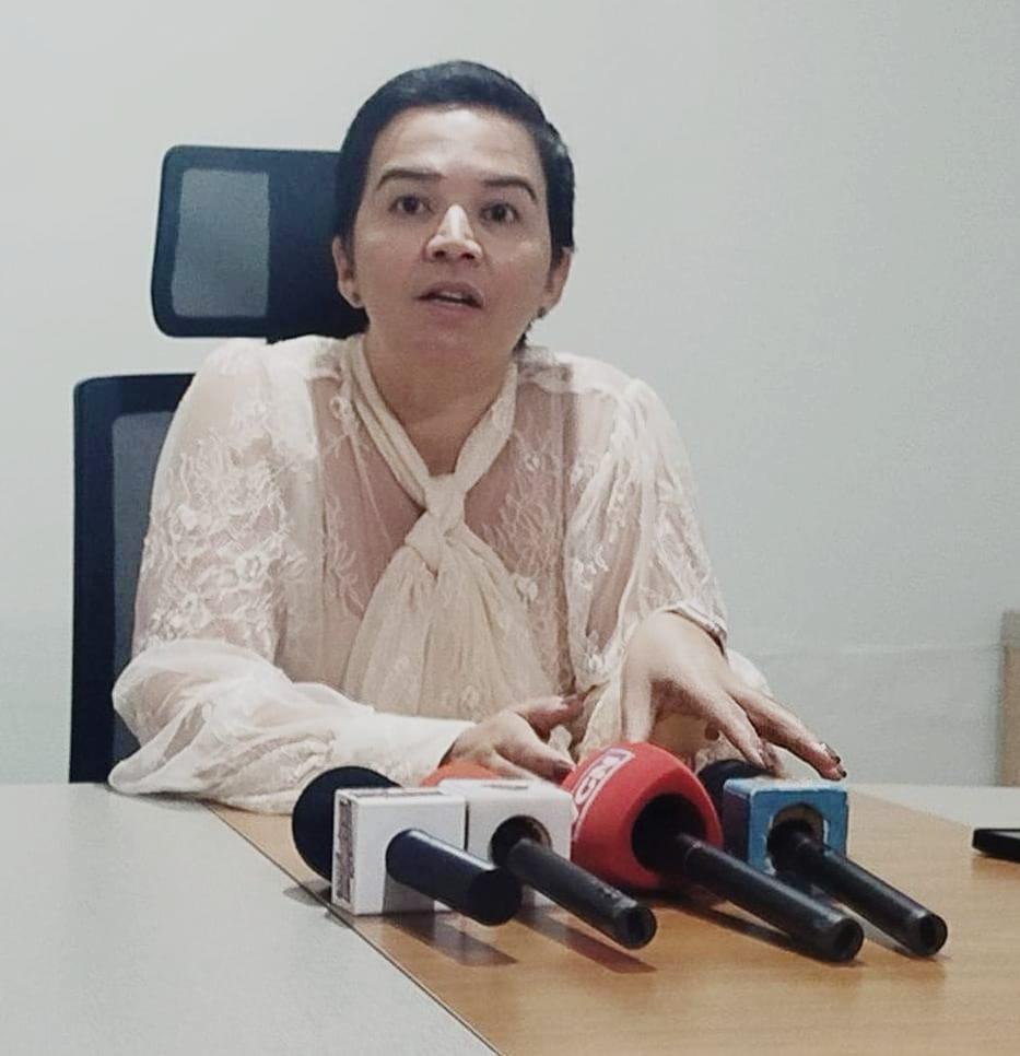 “EU SOU PÉ NO CHÃO”: MARIA FERNANDA REVELA ROMBO, HERANÇA DE 2025 E PROMETE ORGANIZAR FINANÇAS DA EDUCAÇÃO