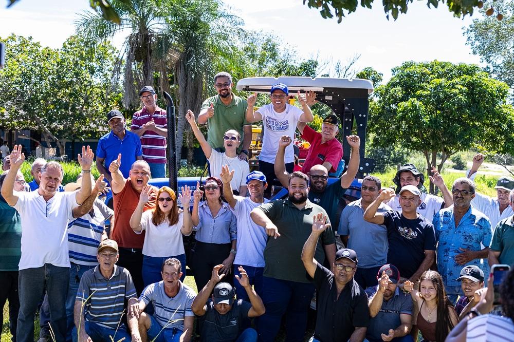 Fabinho visita o Assentamento Carrijo e entrega maquinário agrícola a pequenos produtores