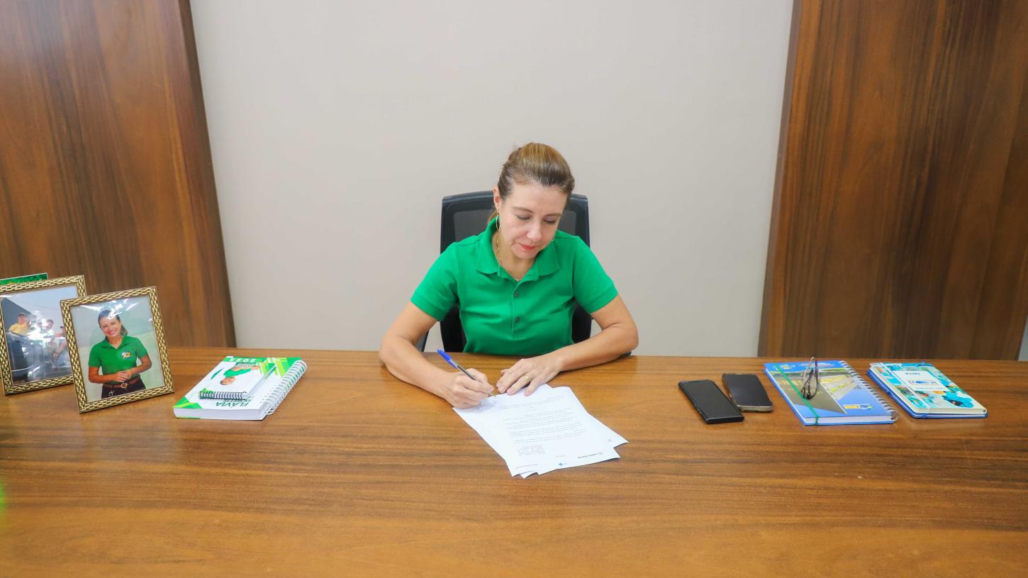 Prefeita Flávia Moretti decreta ponto facultativo para próxima segunda, 20; veja o que abre e fecha