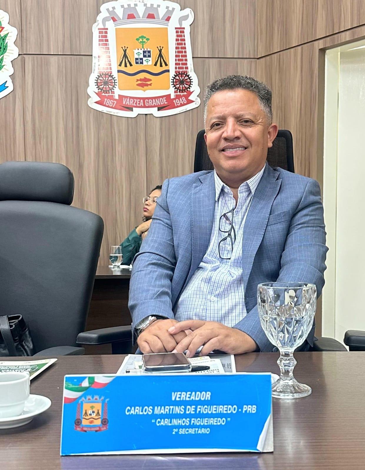 Vereador Carlinhos envia indicação para criação da Secretaria Municipal da Mulher