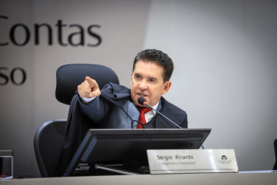 Sérgio Ricardo determina suspensão imediata de contrato de R$ 133,7 milhões para obra na BR-163