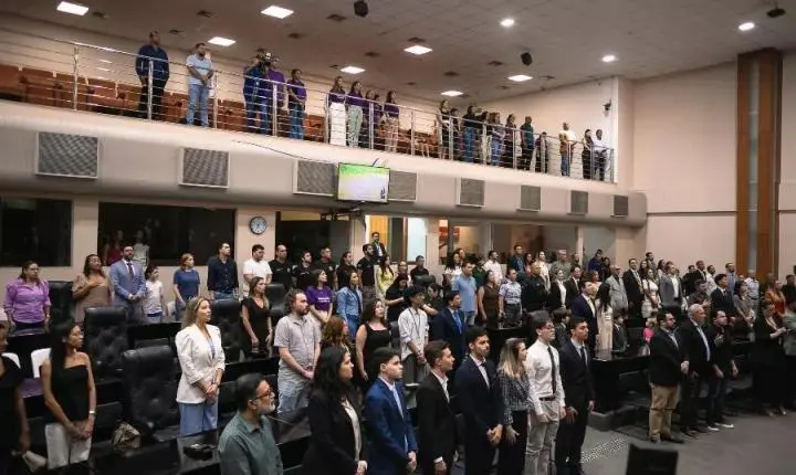 ALMT realiza sessão especial de entrega de honrarias a personalidades e instituições