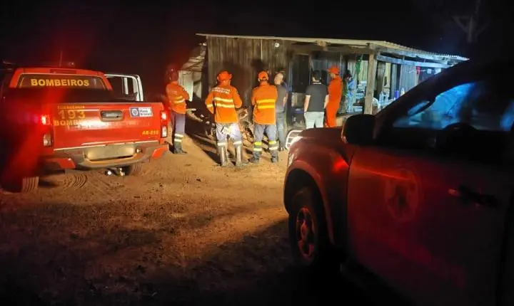 Bombeiros localizam corpo de homem desaparecido em área de mata